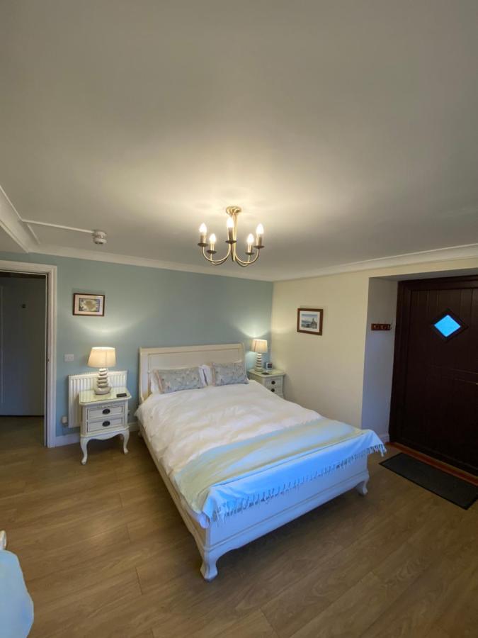 Blackthorn Farm Bed and Breakfast Holyhead Εξωτερικό φωτογραφία