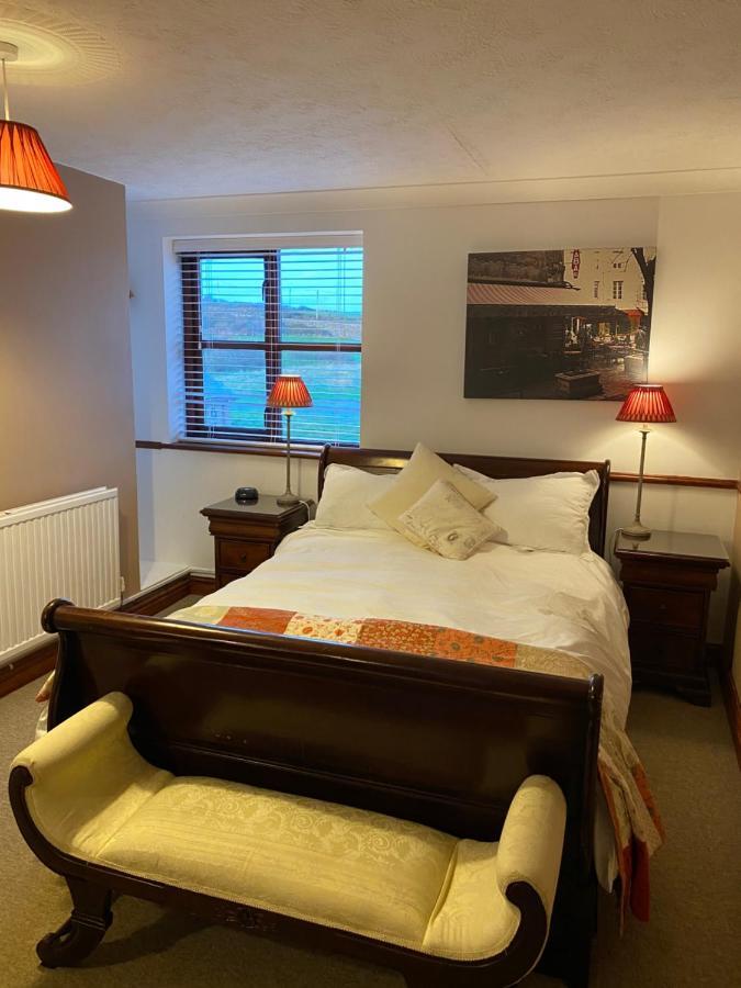 Blackthorn Farm Bed and Breakfast Holyhead Εξωτερικό φωτογραφία