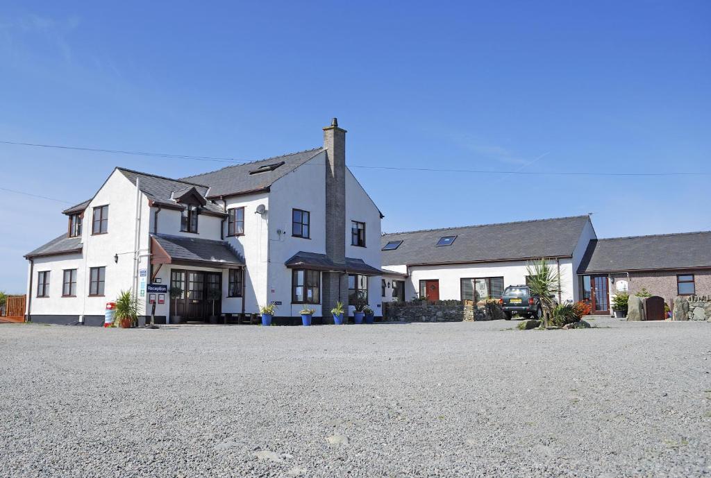 Blackthorn Farm Bed and Breakfast Holyhead Εξωτερικό φωτογραφία