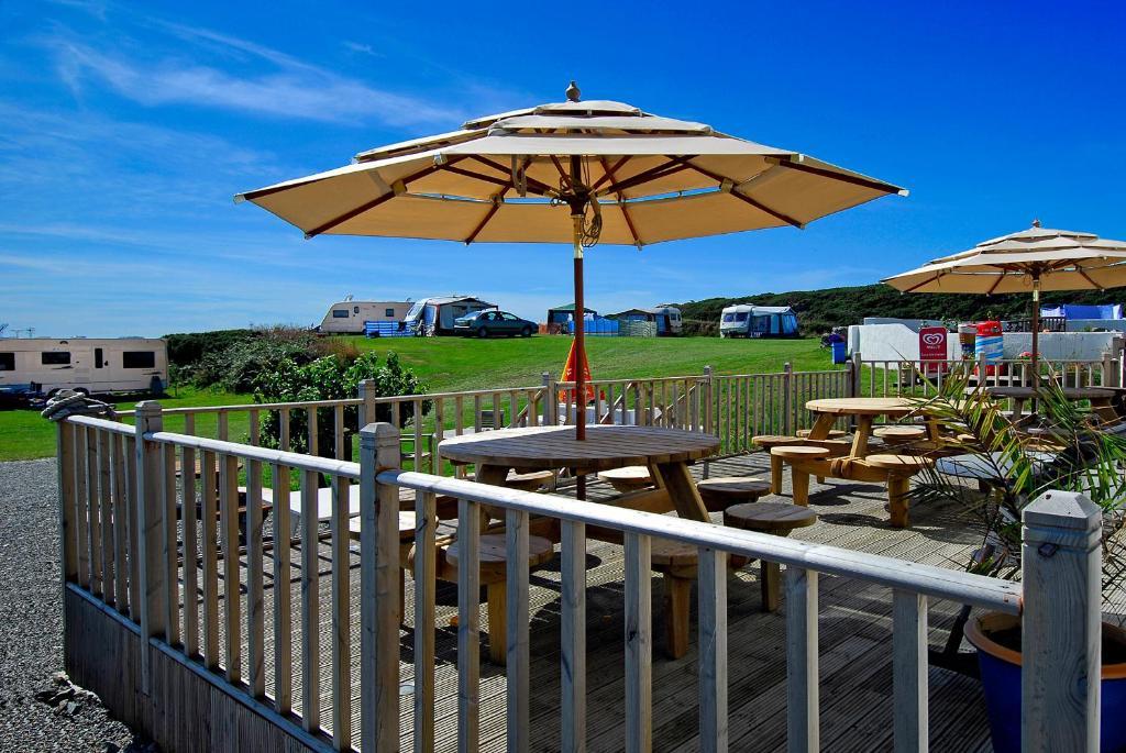 Blackthorn Farm Bed and Breakfast Holyhead Εξωτερικό φωτογραφία