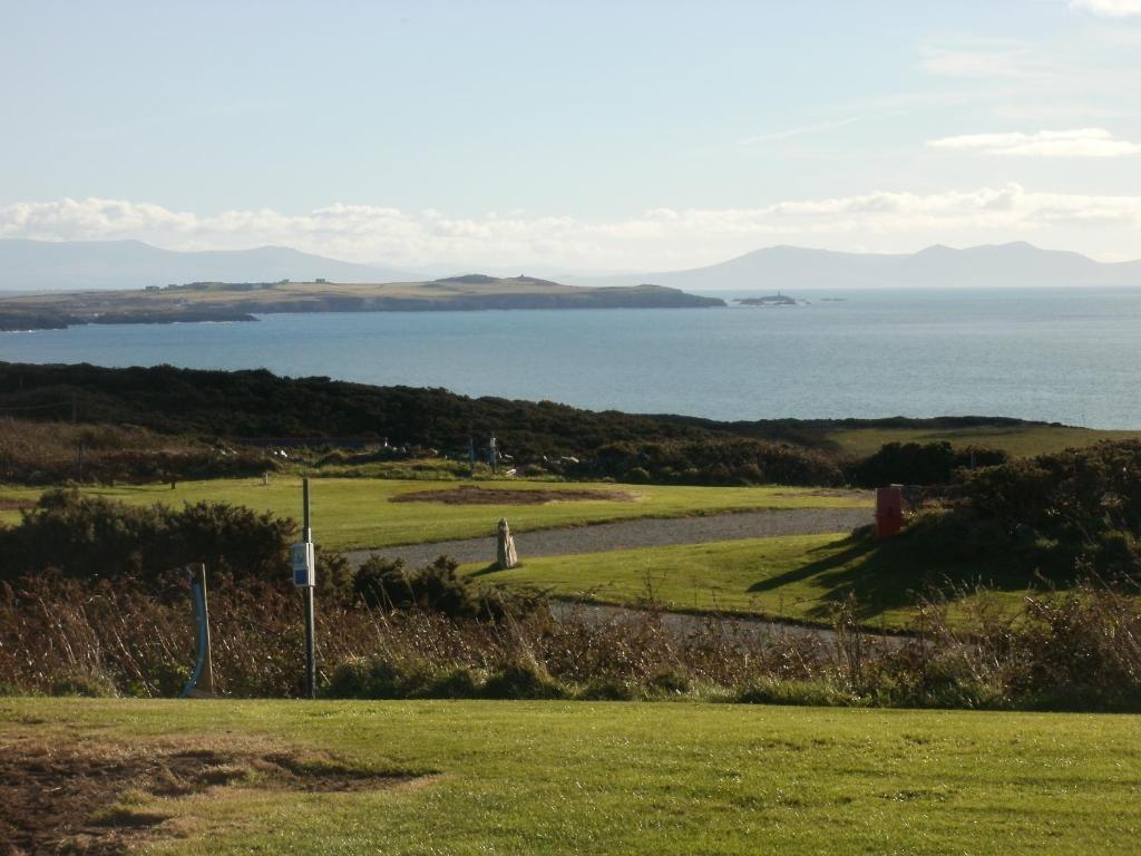 Blackthorn Farm Bed and Breakfast Holyhead Εξωτερικό φωτογραφία